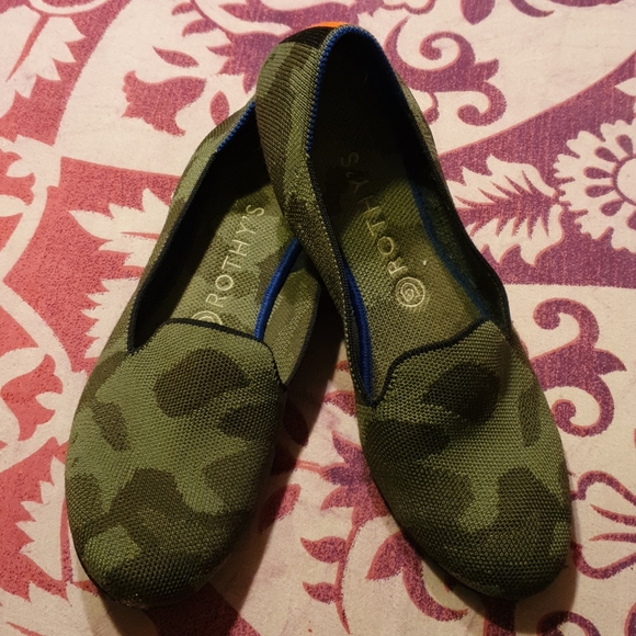rothys olive camo loafer